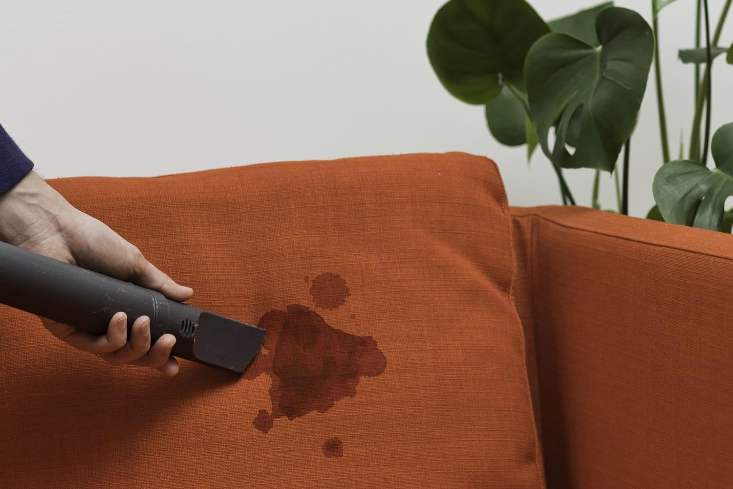 نحوه پاک کردن لکه چربی از روی مبل