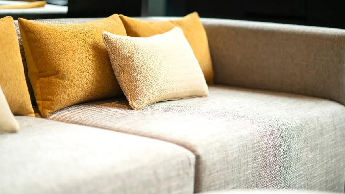 تمیز کردن کوسن مبل