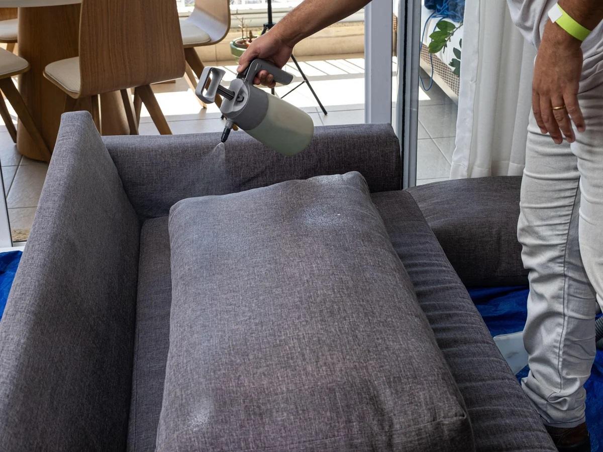 روش های جلوگیری از رنگ دادن پارچه مبل